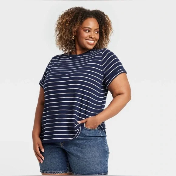 Women's High-Waisted Bermuda Jean
Shorts - Ava & Viv™. Plus Size 26. NWT! - Picture 4 of 6